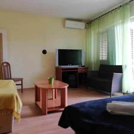 Alex Apartment *